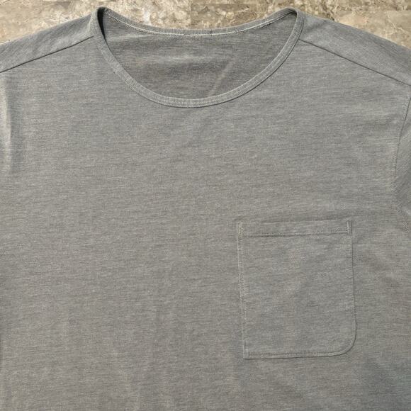 Lululemon Shirt Mens Large Grey Commission T Shirt Pocket Athleisure Gym Yoga - Picture 1 of 9